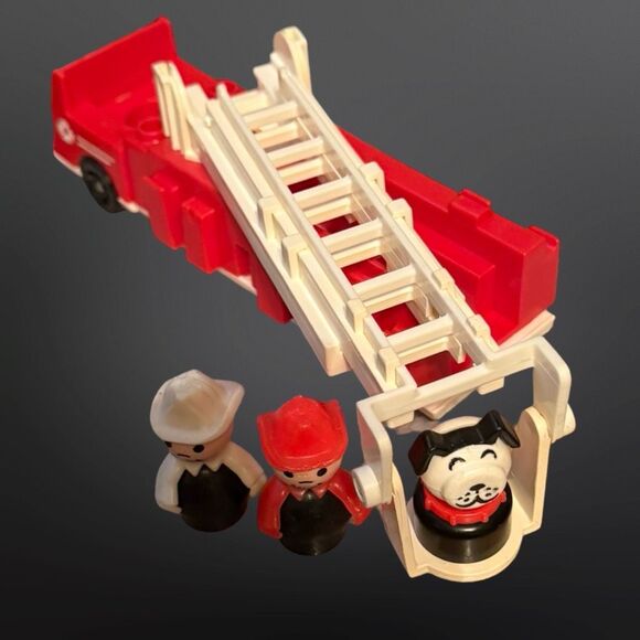 Vintage 1980s Fisher-Price Firetruck Firemen & Puppy Dog Set Red Black White - Picture 4 of 15